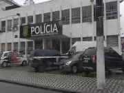 Jovem que invadiu casa e esfaqueou atual do ex vira ré em SP