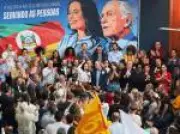 Juliana Brizola lidera pesquisas e relembra avô em ato político em Porto Alegre
