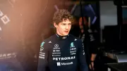 Kimi Antonelli lidera F1 aos 19 anos e surpreende com maturidade