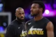 LeBron James deixa futuro em aberto após eliminação dos Lakers na NBA