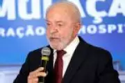 Lula quebra protocolo em visita a Trump na Casa Branca