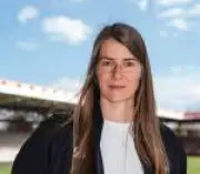 Marie-Louise Eta faz história com primeira vitória na elite do futebol europeu