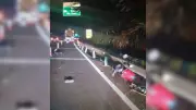 Motociclista morre atropelado por carro após pneu furar em rodovia SP-463
