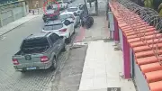 Motociclista morre em acidente com caminhonete em Vila Velha; veja vídeo