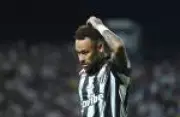 Neymar e Robinho Jr. se reconciliam após tapa em treino do Santos