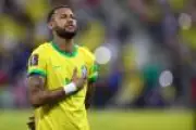 Neymar publica foto da Bíblia do Batman após convocação para a Copa