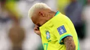 Neymar sofre edema na panturrilha e deve ficar fora até a Copa do Mundo