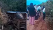 Ônibus escolar tomba em Ocara, Ceará; motorista desviou de buraco
