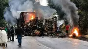 Oito mortos em colisão entre carreta e ônibus na BR-251 em MG
