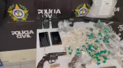 Operação em Barra Mansa prende três suspeitos e apaga pichações do tráfico