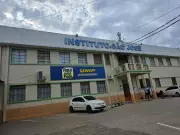 Padrasto de adolescente suspeito de ataque em escola é liberado após depor