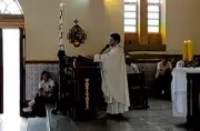 Padre que ofendeu Preta Gil pede desculpas públicas em missa na Paraíba