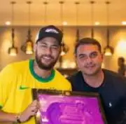 PL usa Neymar em vídeo com IA para promover Flávio Bolsonaro