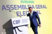 Presidente da CBF causa polêmica com 'presentinho' para futebol feminino