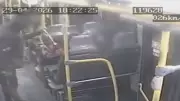 Preso suspeito de assaltar e ameaçar passageiros de ônibus com faca no DF