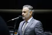 PSDB de São Paulo declara apoio à pré-candidatura de Aécio Neves à Presidência em 2026