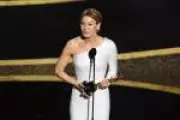 Renée Zellweger enfrenta processo milionário após acidente doméstico