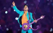 Revista Rolling Stone elege Prince com maior solo de guitarra da história