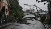 Rua desmoronada em Gramado continua destruída após 2 anos das enchentes