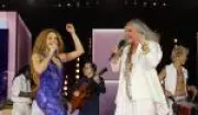 Shakira envia áudio a Maria Bethânia após dueto em Copacabana
