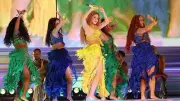 Shakira reúne 2 milhões em Copacabana e celebra força feminina