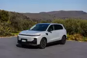 Stellantis e Leapmotor vão produzir SUV elétrico B10 na Europa em 2026
