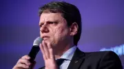 Tarcísio minimiza impacto de investigações contra Ciro Nogueira em sua campanha