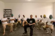 Teatro terapêutico leva arte e psicologia a presídio e Fundação Casa em SP