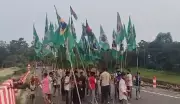 Torcedores de Bangladesh celebram Neymar e Brasil em festa nas ruas de Comilla