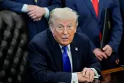 Trump anuncia tarifa de 25% sobre carros e caminhões da União Europeia