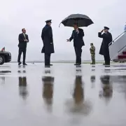 Trump decide sobre guerra no Irã até domingo; negociações avançam