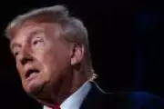 Trump enfrenta dilema sobre guerra com Irã: bombardeios ou bloqueio?