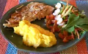 Truta grelhada com purê de batata-baroa: receita da serra fluminense