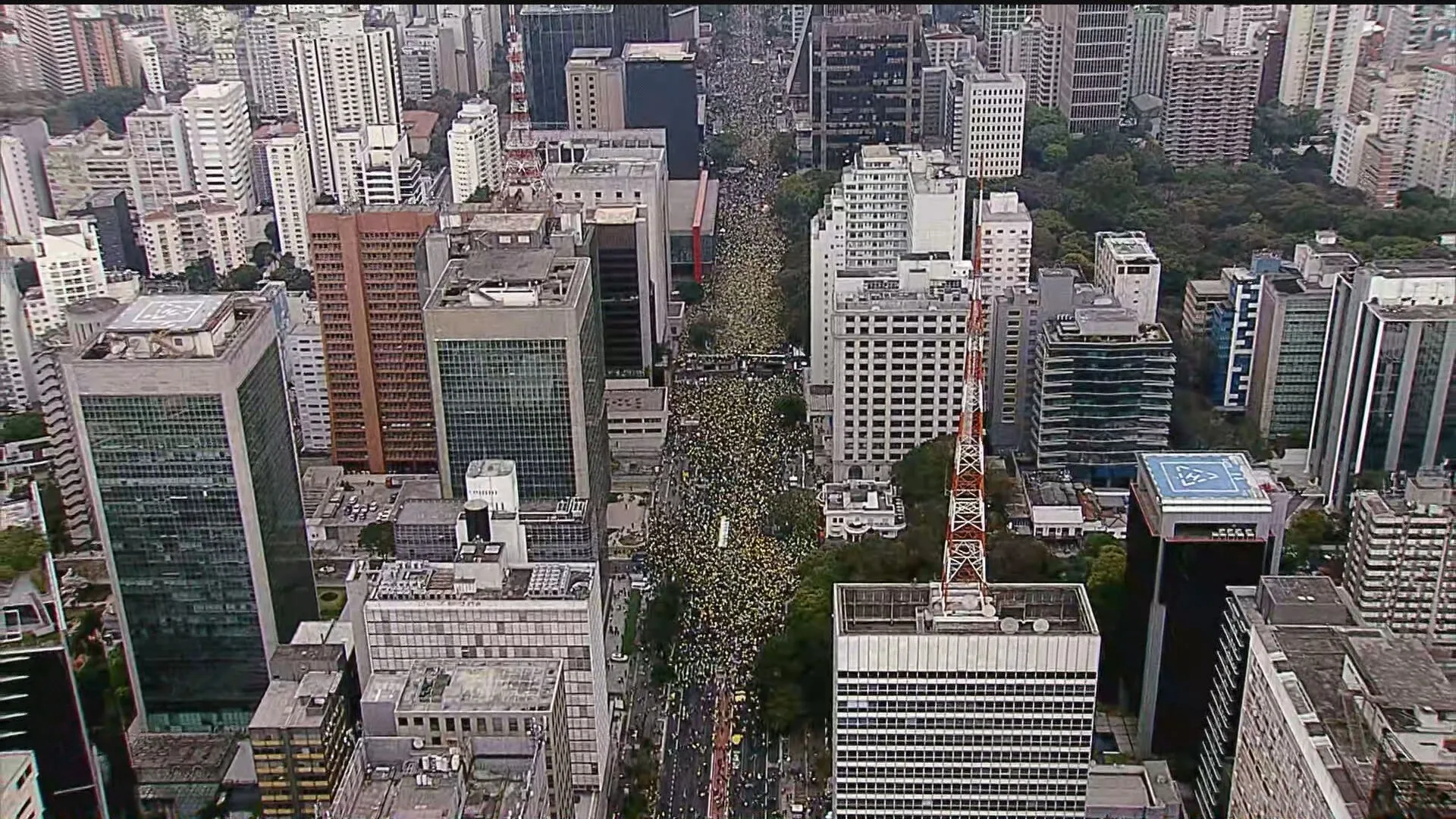 Ato de Bolsonaro na Paulista reúne 42,2 mil pessoas, aponta USP