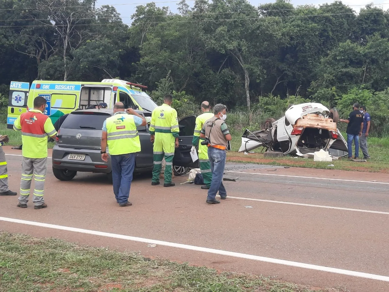 Casal morre e duas crianças ficam gravemente feridas em acidente na BR-163 em MT
