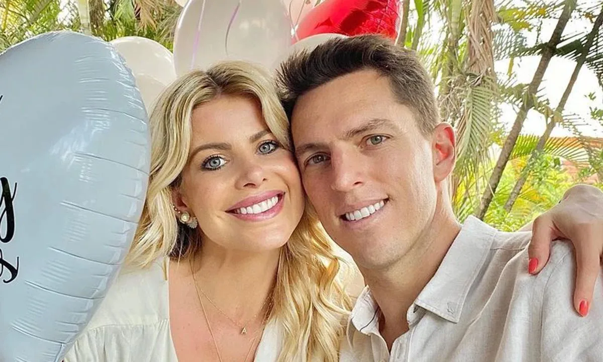 Fanatismo religioso teria causado fim do casamento de Karina Bacchi e Amaury Nunes