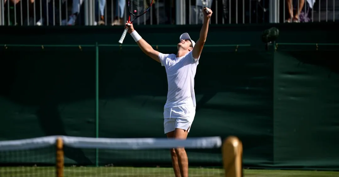 João Fonseca quebra recordes em Wimbledon e avança à terceira rodada