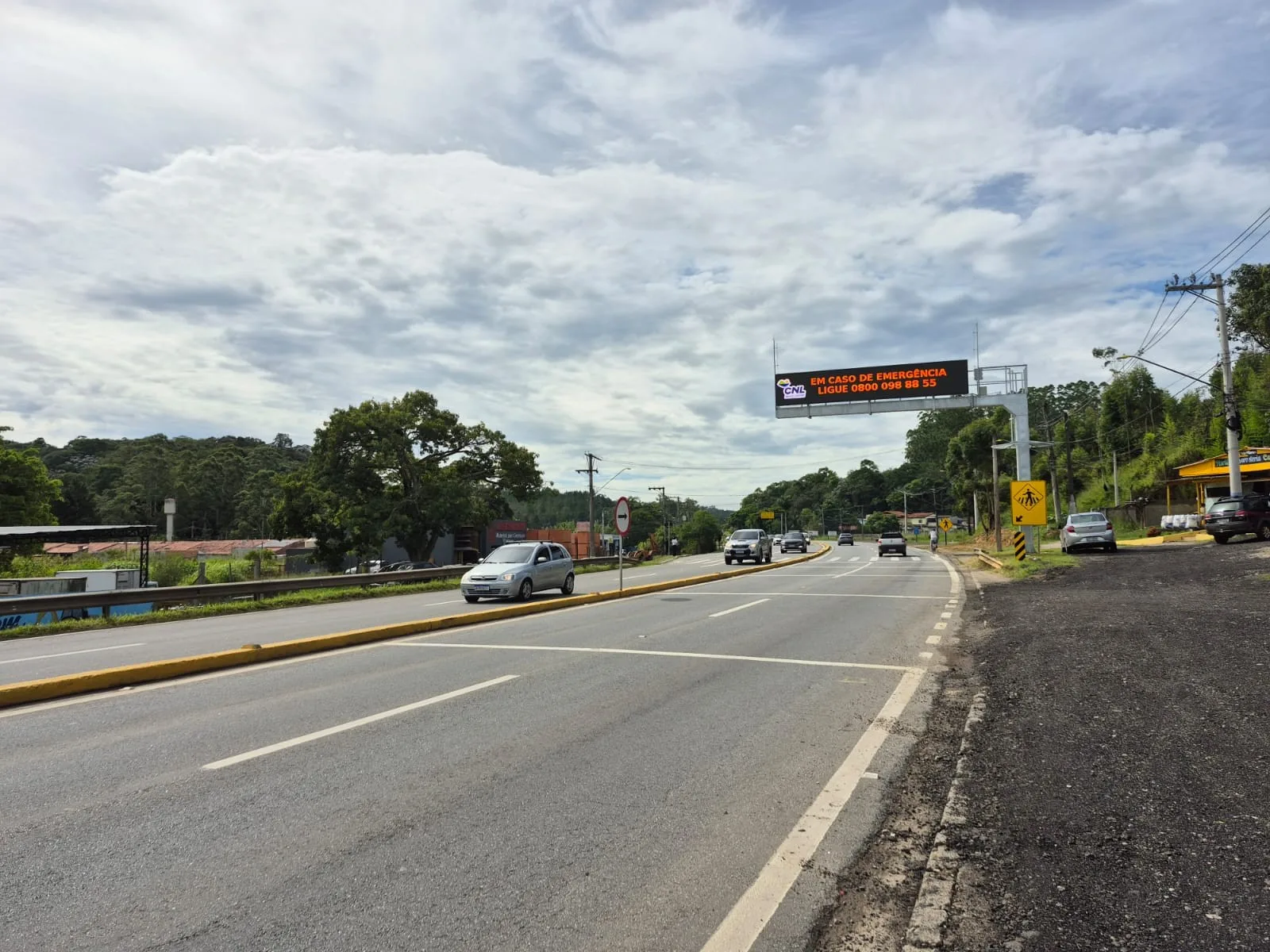 Rodovia Mogi-Bertioga é liberada após interdição por chuvas intensas