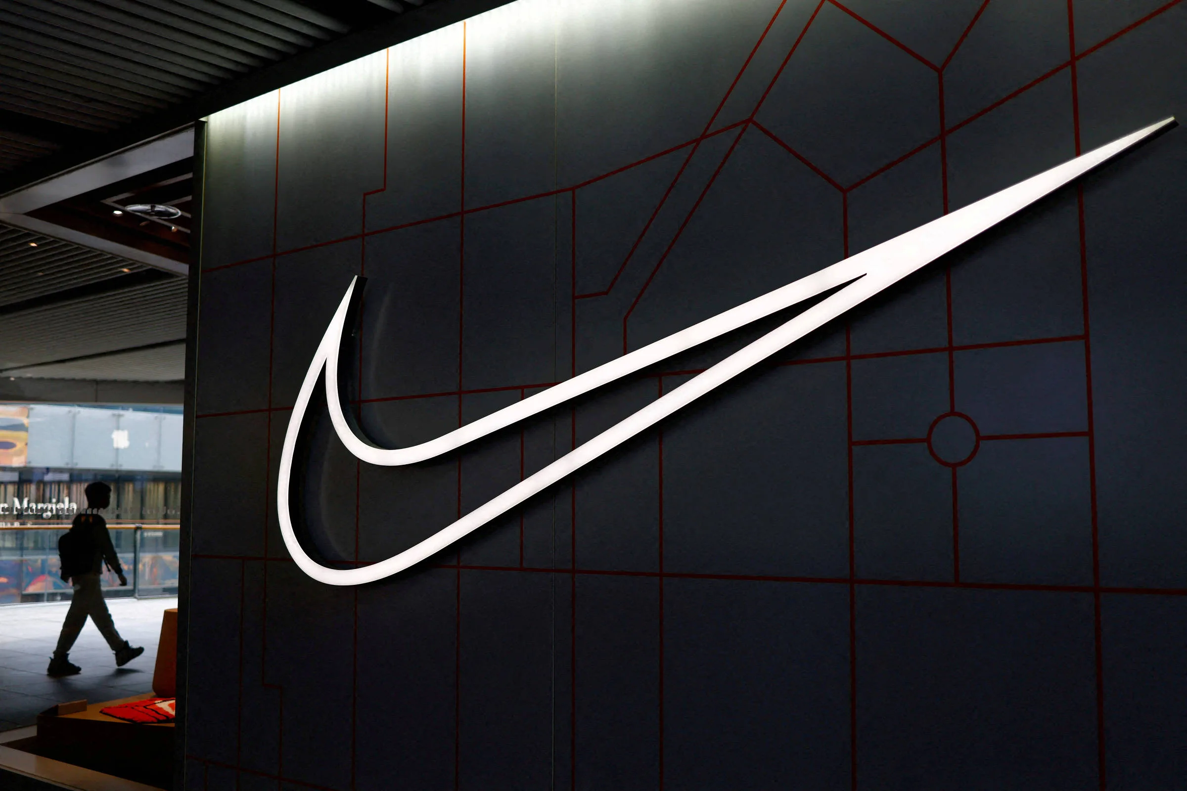Trump investiga Nike por suposta discriminação contra brancos