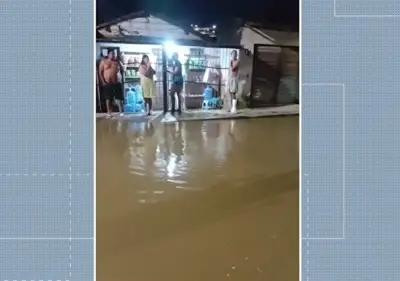 Alagamento em Campina Grande após rebaixamento de açude atinge casas