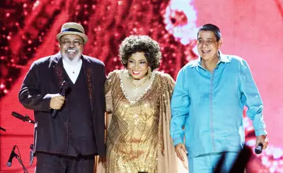 Alcione, Jorge Aragão e Zeca Pagodinho lotam Maracanã com turnê 'O maior encontro do samba'