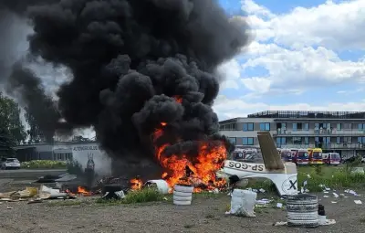 Avião de pequeno porte cai e explode em Varsóvia; duas pessoas morrem