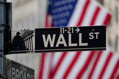Bolsas de NY fecham em queda com tecnologia pressionando Nasdaq e S&P 500