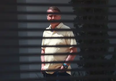 Bolsonaro depõe em casa sobre pistola apreendida com militar no DF