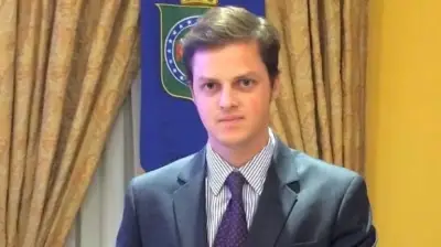 Brasileiro que curte monarquia fica chateado com casamento de príncipe