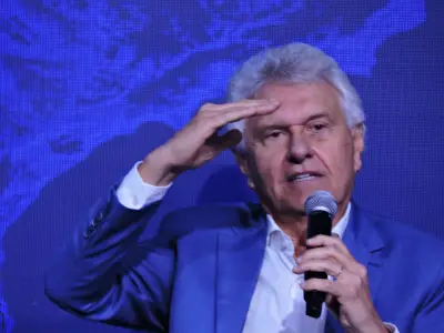 Caiado diz que Flávio Bolsonaro perdeu condição de vencer Lula