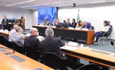 CCJ suspende votação da PEC que reduz maioridade penal para 16 anos