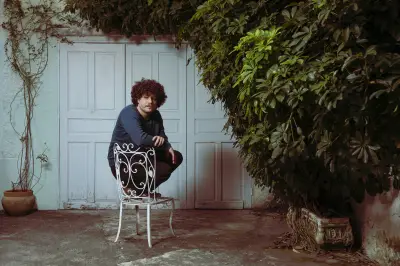 Chico Chico canta com Maria Bethânia no Dia dos Namorados e diz que nunca pensou em deixar obra