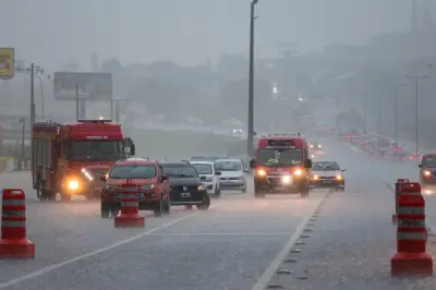 Chuva e temporais voltam a SC neste sábado (27); Defesa Civil alerta