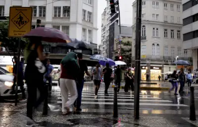 Chuva no Rio: alerta de deslizamento e previsão para terça-feira